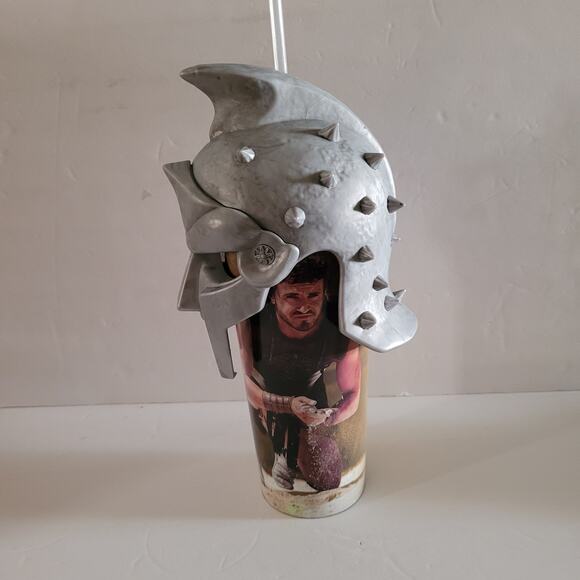 Gladiator Cup 32oz with Helmet Lid - Like New! - Picture 2 of 10